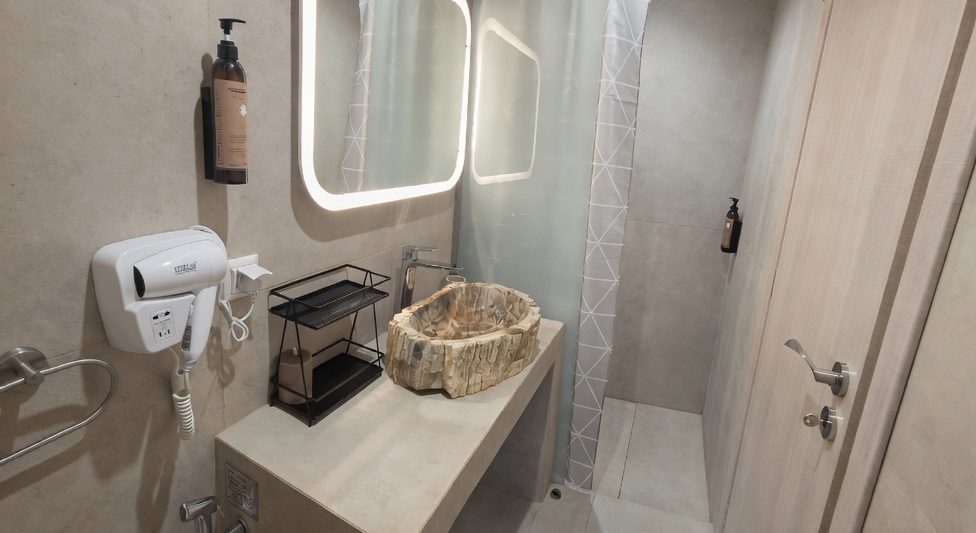 Alyki_Residences_nr3_second_bathroom_bidet_paros_holiday_rentals_greek_villa_paros